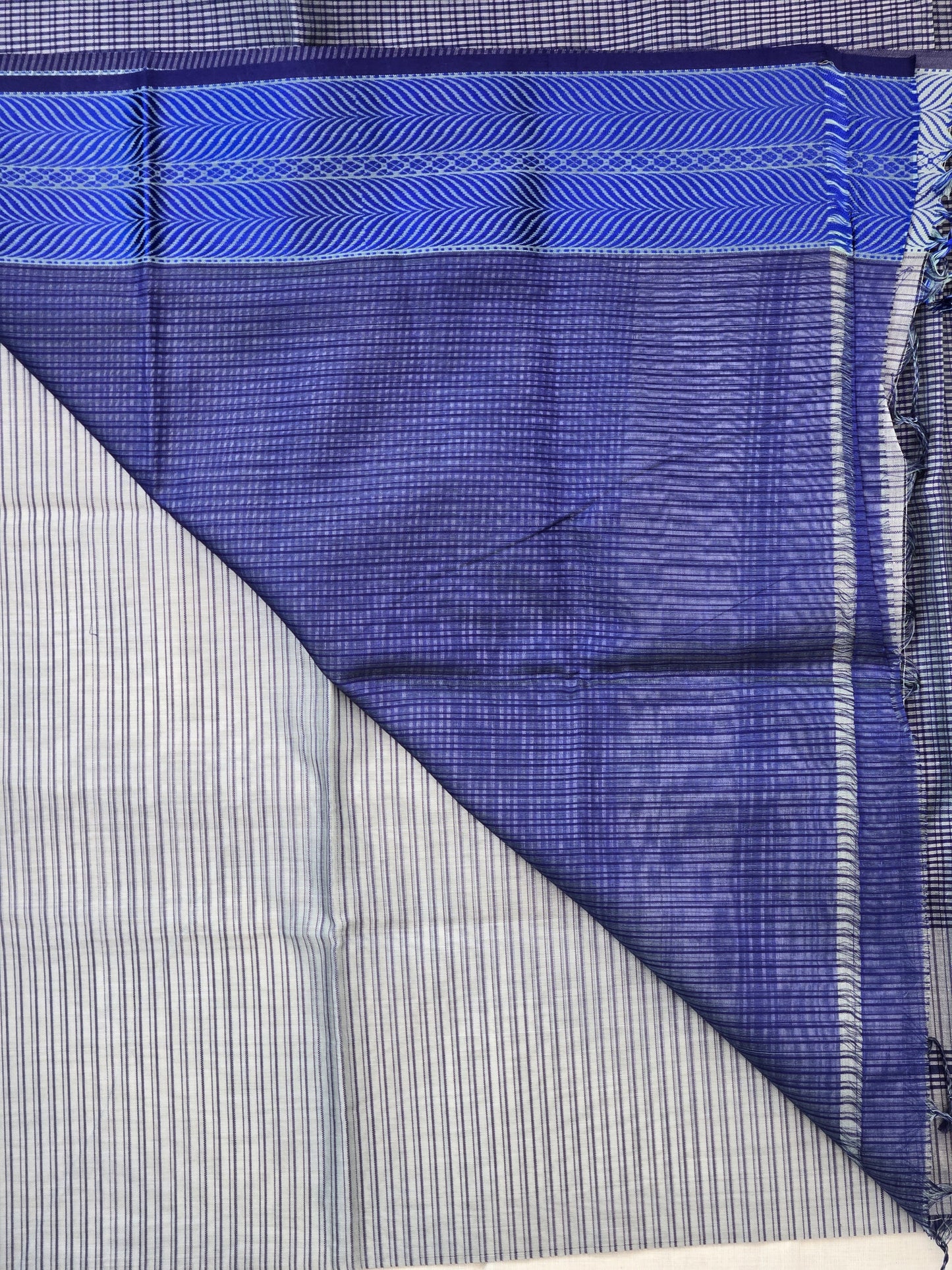 Grey Blue Maheshwari Silk Cotton Saree