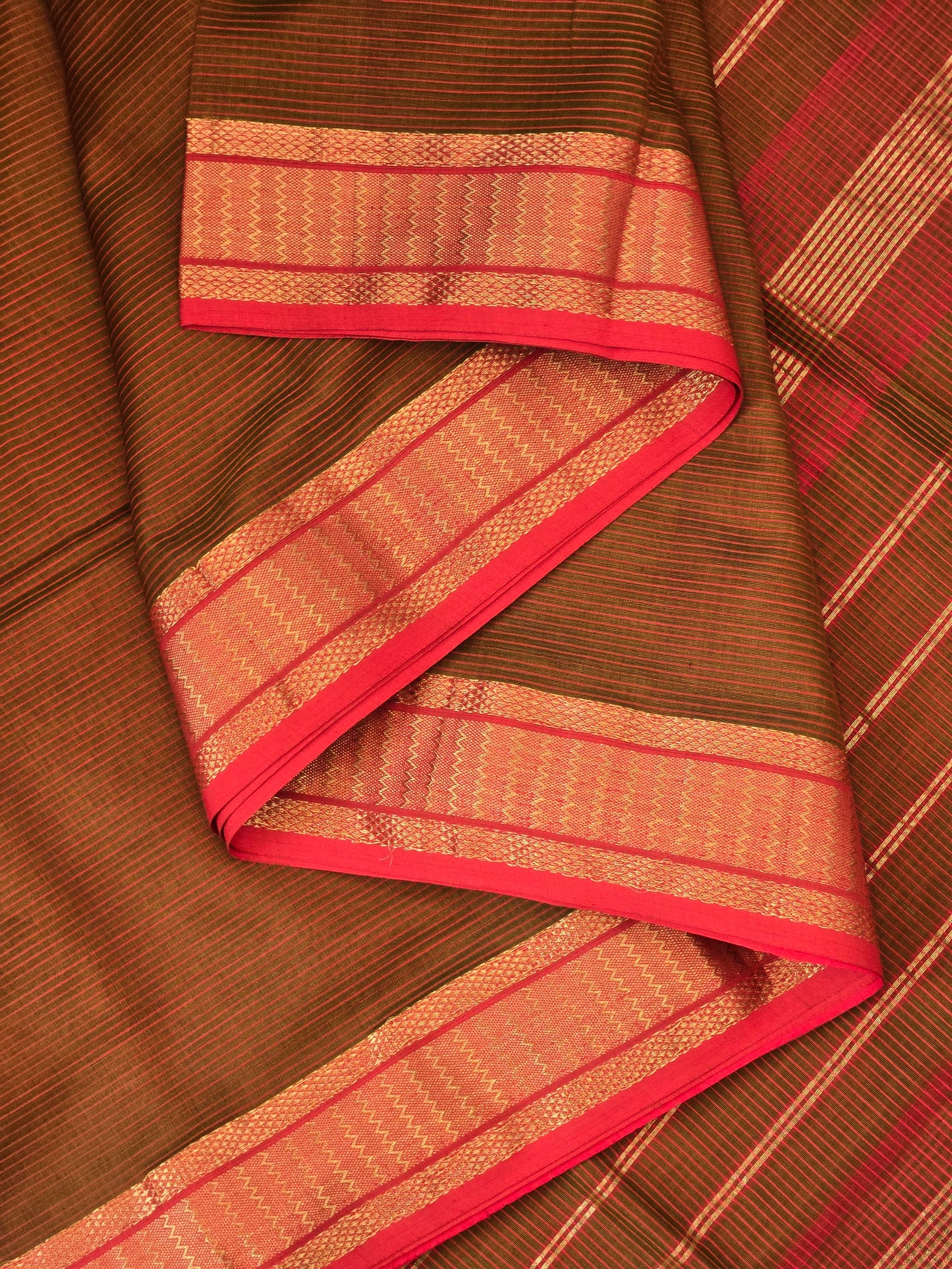 Brown Red Maheshwari Silk Cotton Saree