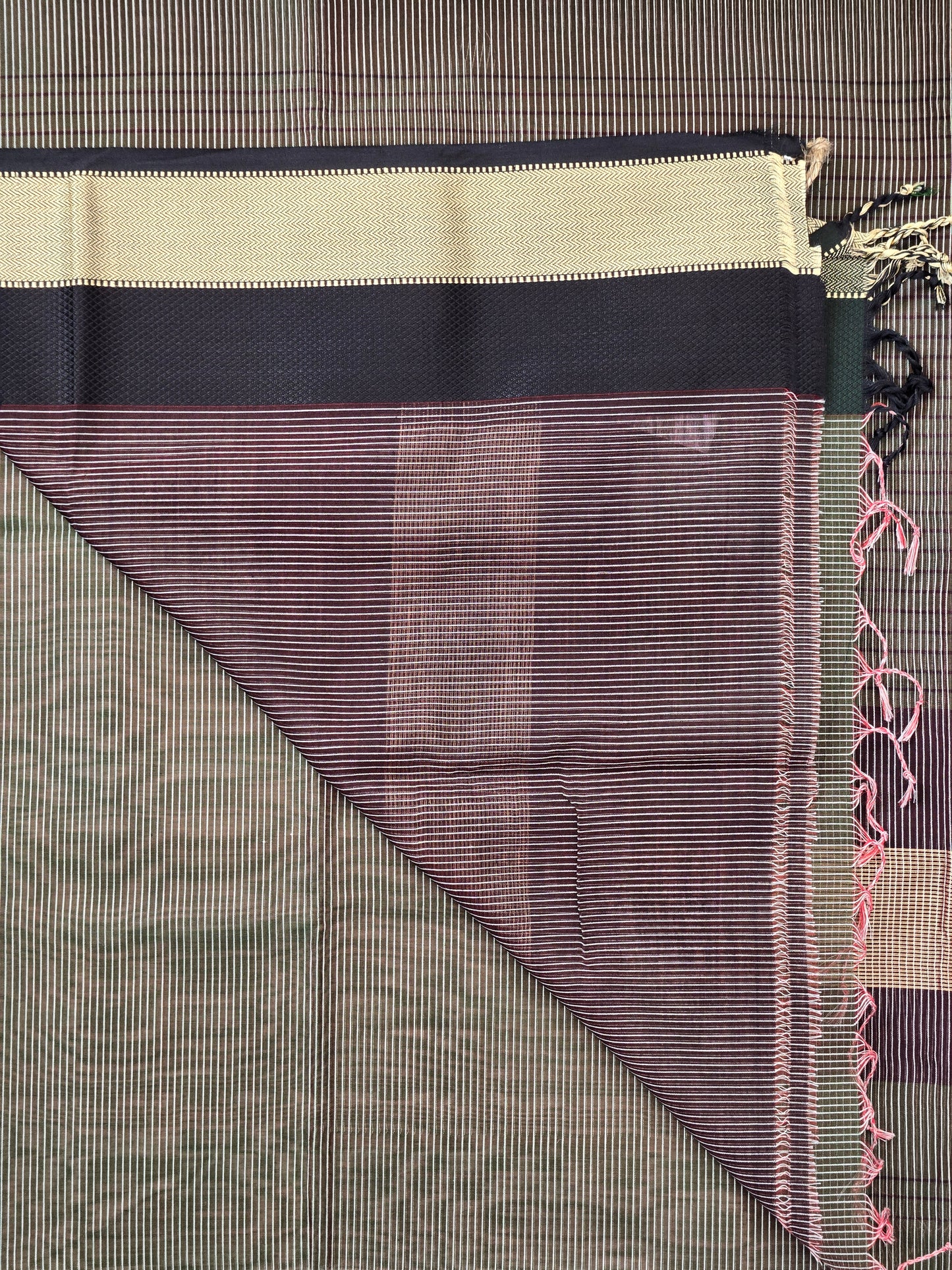 Green Black Maheshwari Silk Cotton Saree